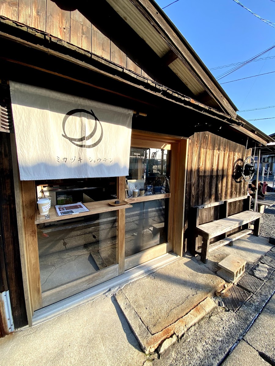 Mikazukishoten
